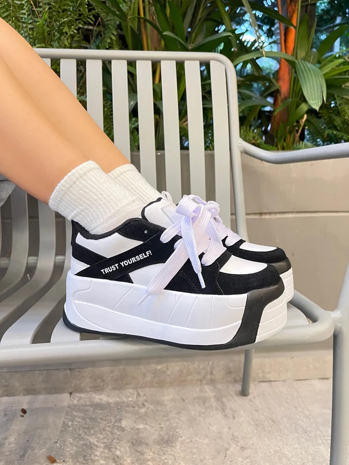 Tenis para Mujer Nevvo Grettel Blanco- Negro | Calzado Casual Femenino
